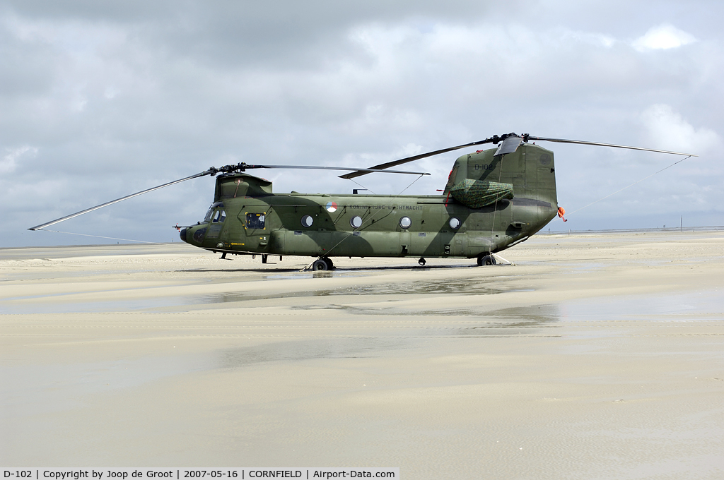 D-102, Boeing CH-47D Chinook C/N M.4102, Due to a defect this Chinook was abandonned at the beach at the Vlieland Cornfield armament range. Later on personnel ware flown in by Cougar to fix the problem. It departed late in the afternoon.