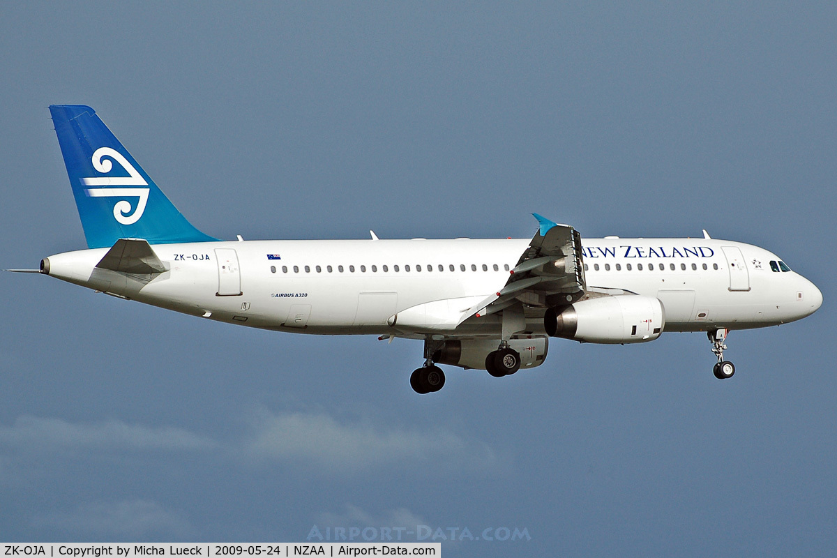 ZK-OJA, 2003 Airbus A320-232 C/N 2085, On finals before the rain starts...