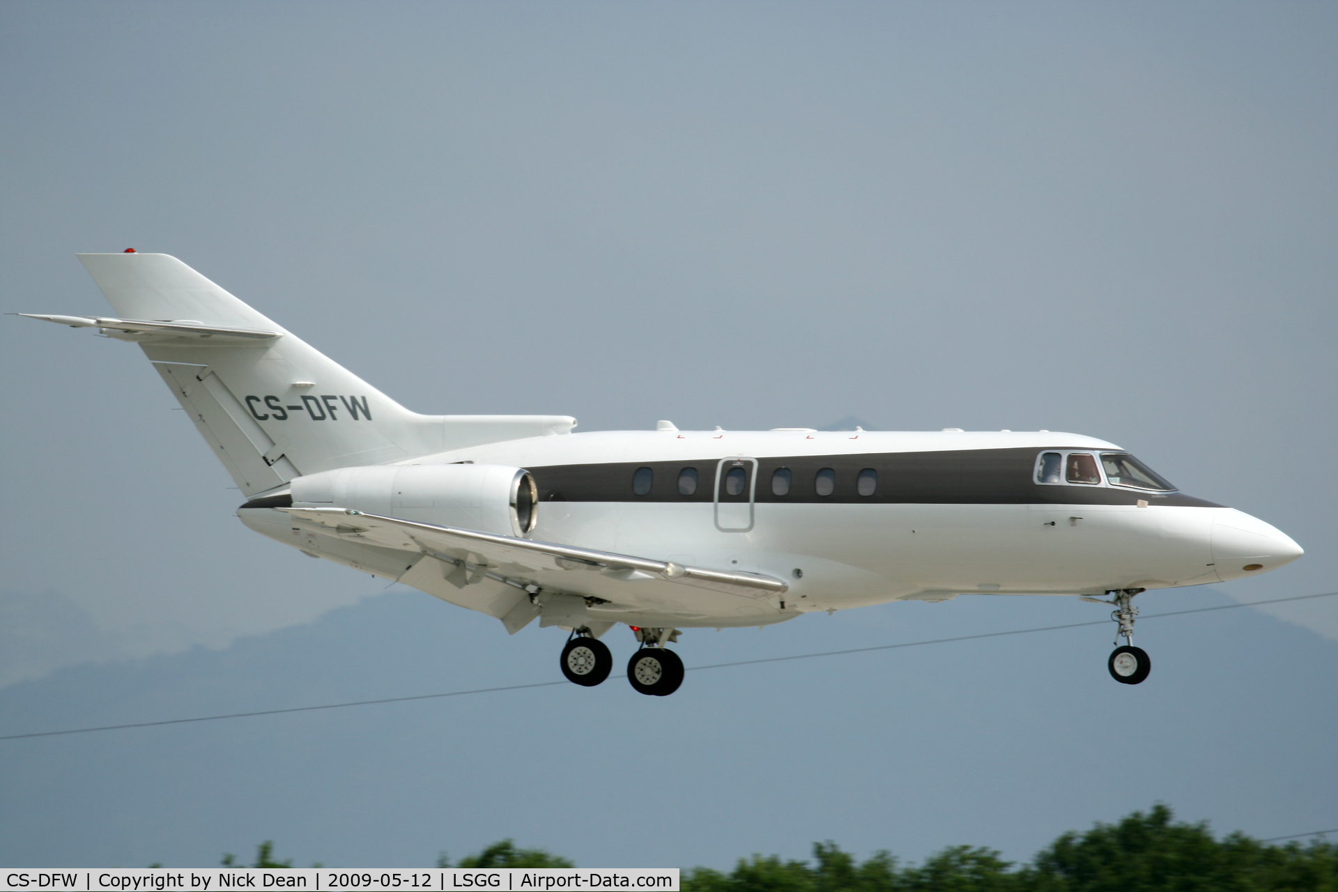 CS-DFW, 2004 Raytheon Hawker 800XP C/N 258664, LSGG