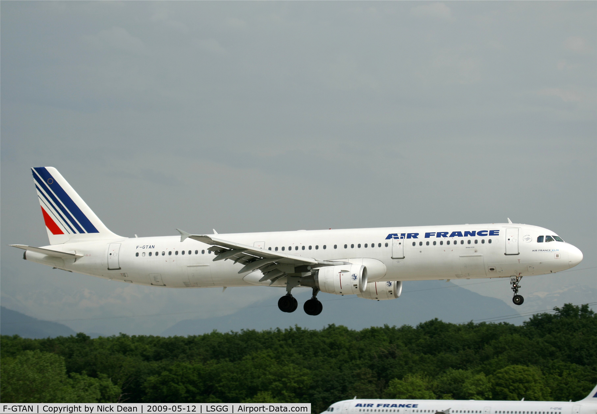 F-GTAN, 2007 Airbus A321-211 C/N 3051, LSGG