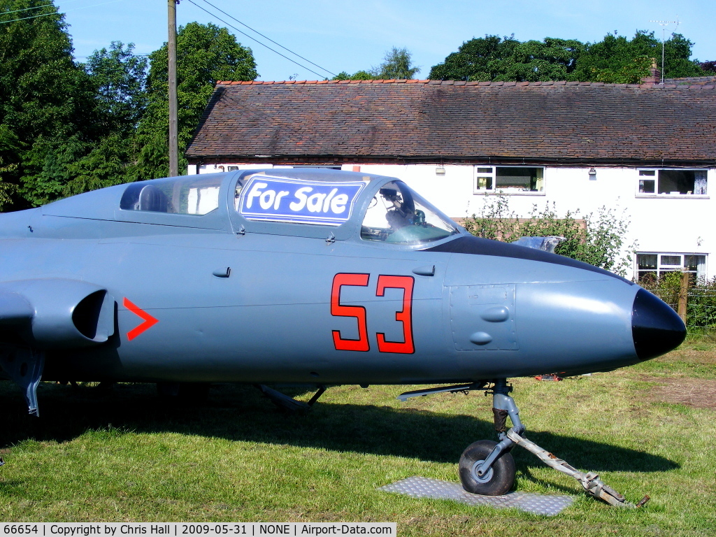 66654, Aero L-29 Delfin C/N 395189, Aero L-29 Delphin in a field in Rosehill, Shropshire, UK