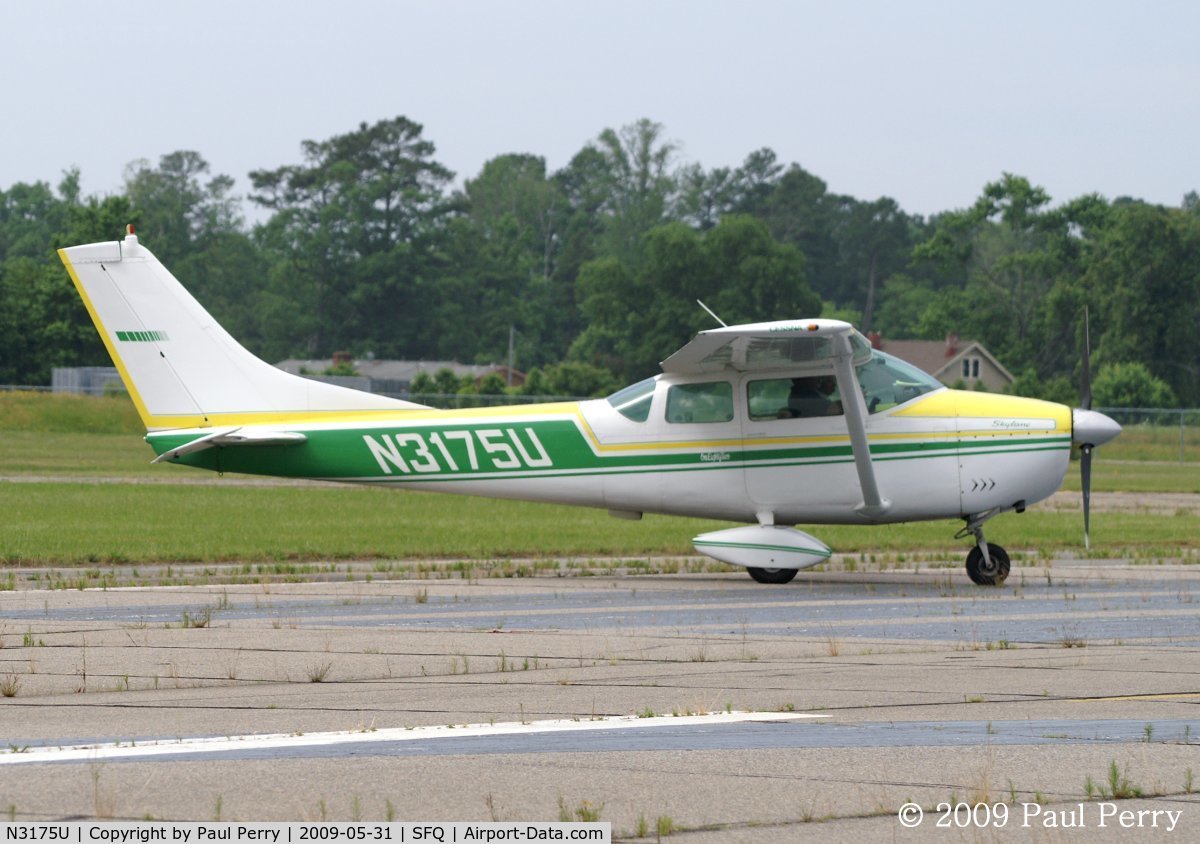 N3175U, 1963 Cessna 182F Skylane C/N 18254575, Colorful Cessna prepping to head home