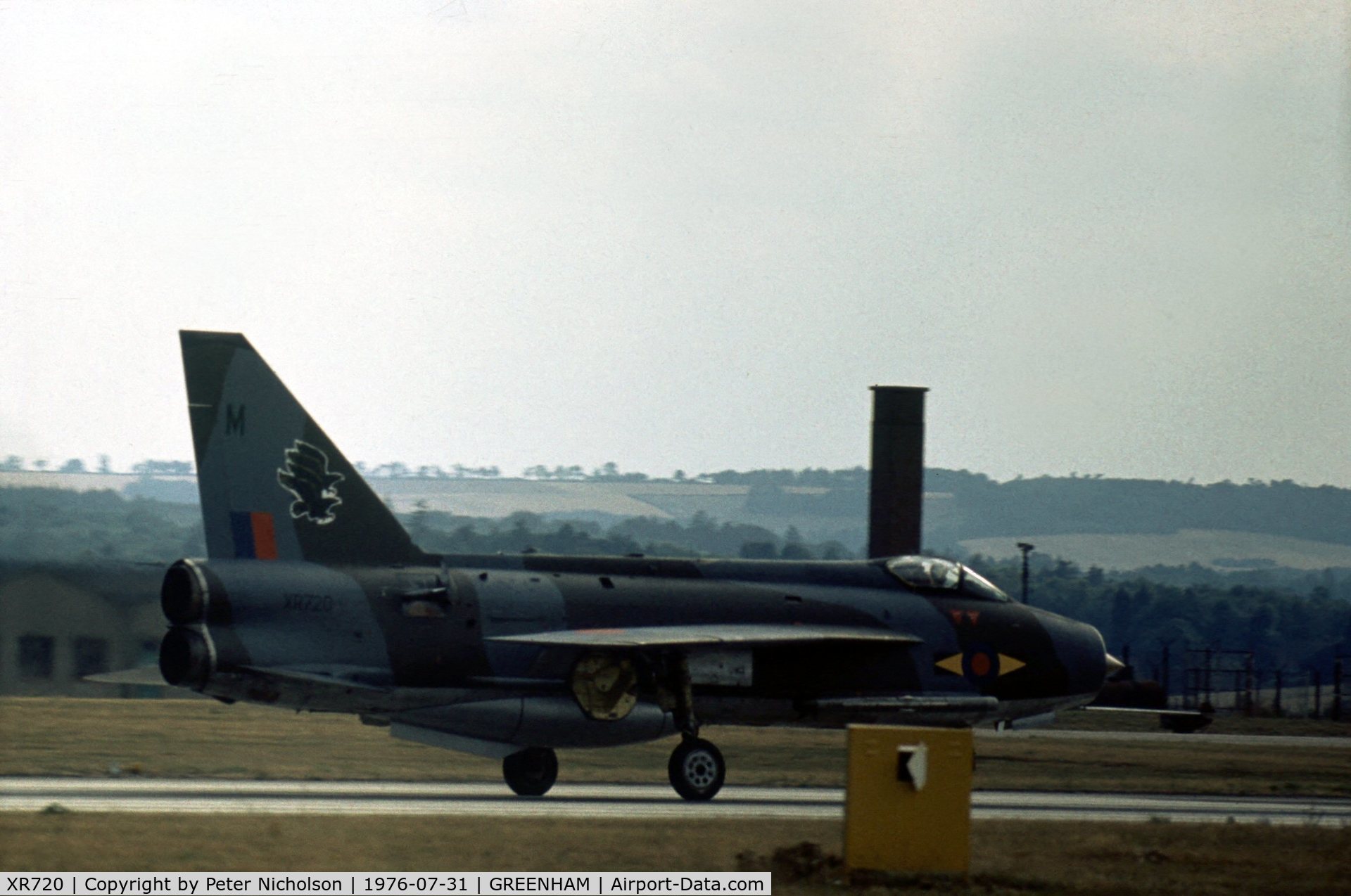 XR720, 1964 English Electric Lightning F.3 C/N 95203, Lightning F.3 of 11 Squadron at the end of his landing roll at the 1976 Intnl Air Tattoo at RAF Greenham Common.
