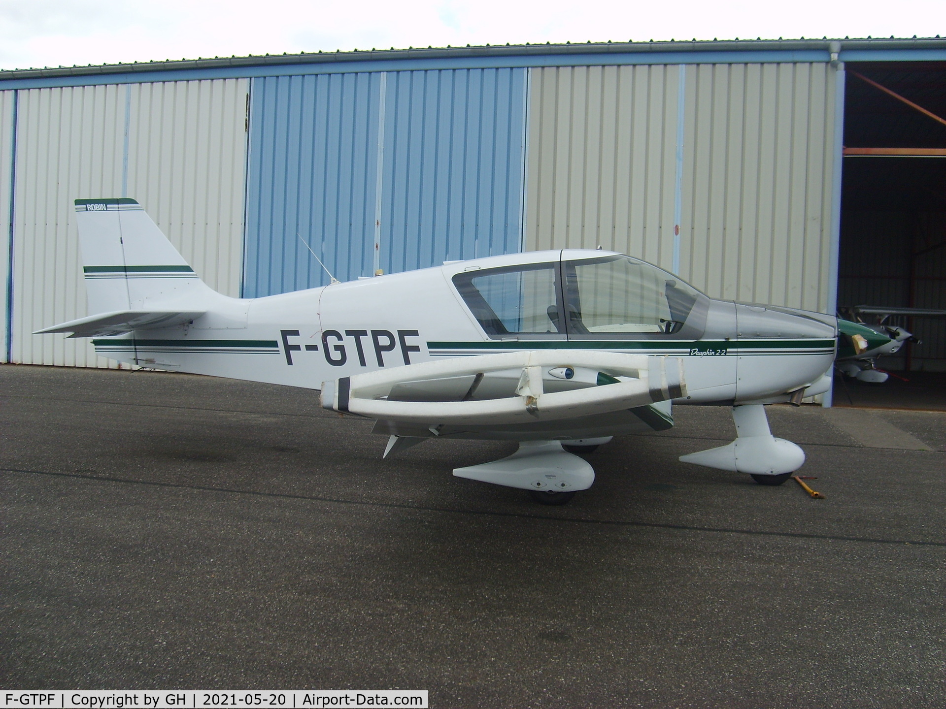 F-GTPF, Robin DR-400-120 C/N 2416, It's a green, grey, white DR400-120 2+2