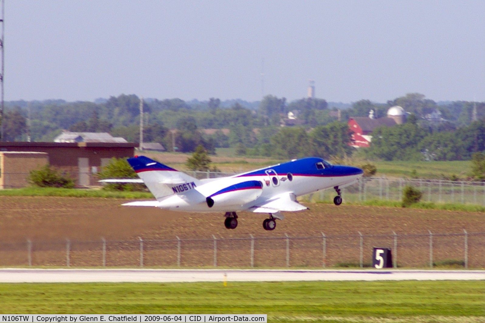 N106TW, 1976 Dassault Falcon 10 C/N 84, Departing Runway 27