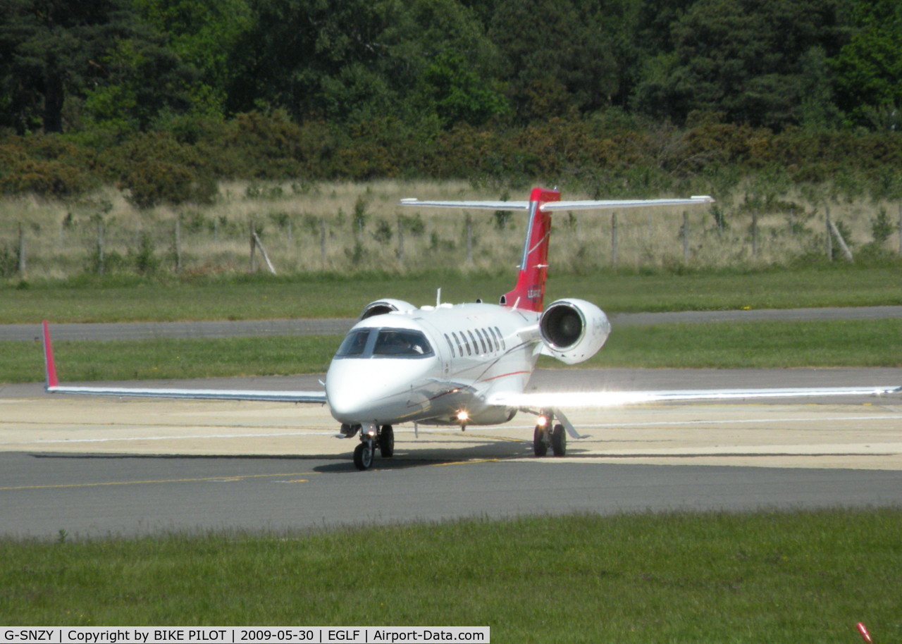 G-SNZY, 2008 Learjet 45 C/N 45-375, JUST ENTERING RWY 06 TO BACK TRACK