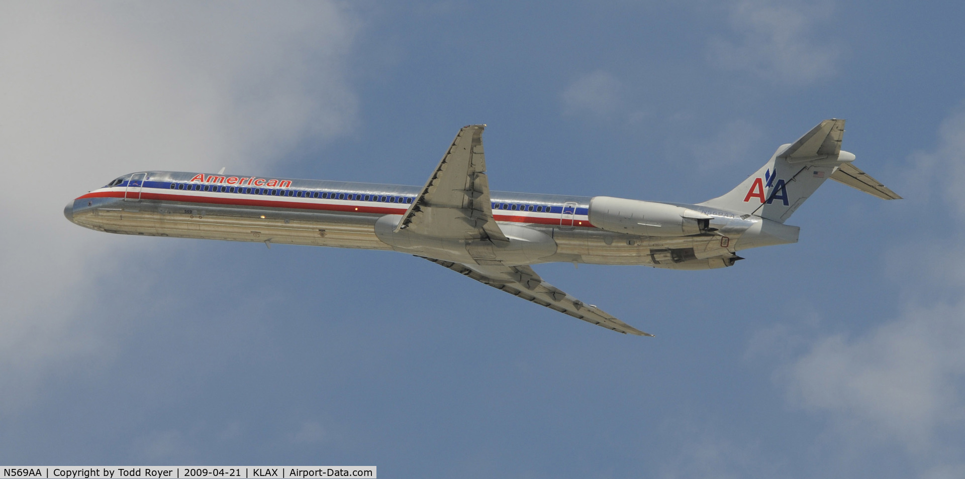 N569AA, 1987 McDonnell Douglas MD-83 (DC-9-83) C/N 49351, Departing LAX on 25R