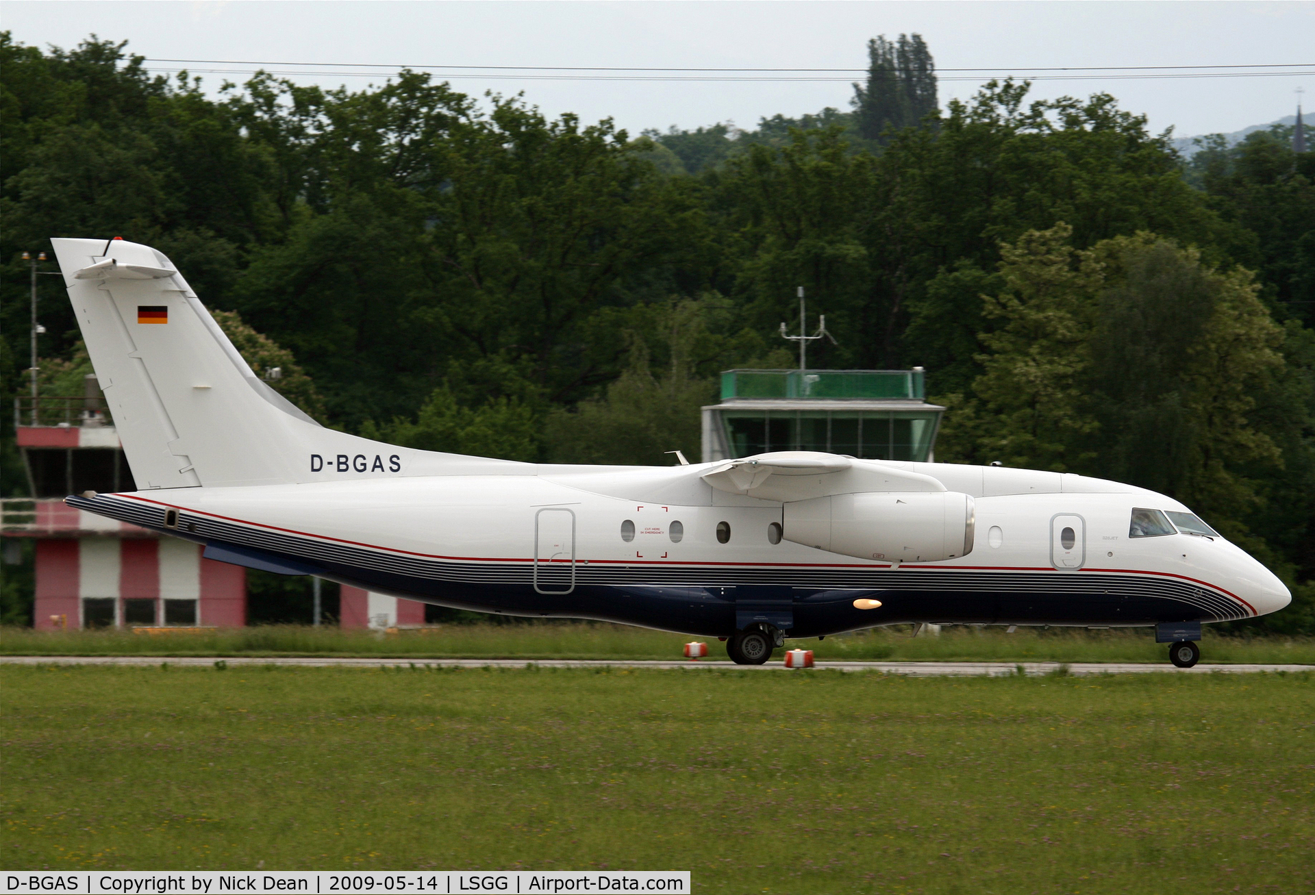 D-BGAS, 2000 Fairchild Dornier 328-300 328JET C/N 3139, LSGG