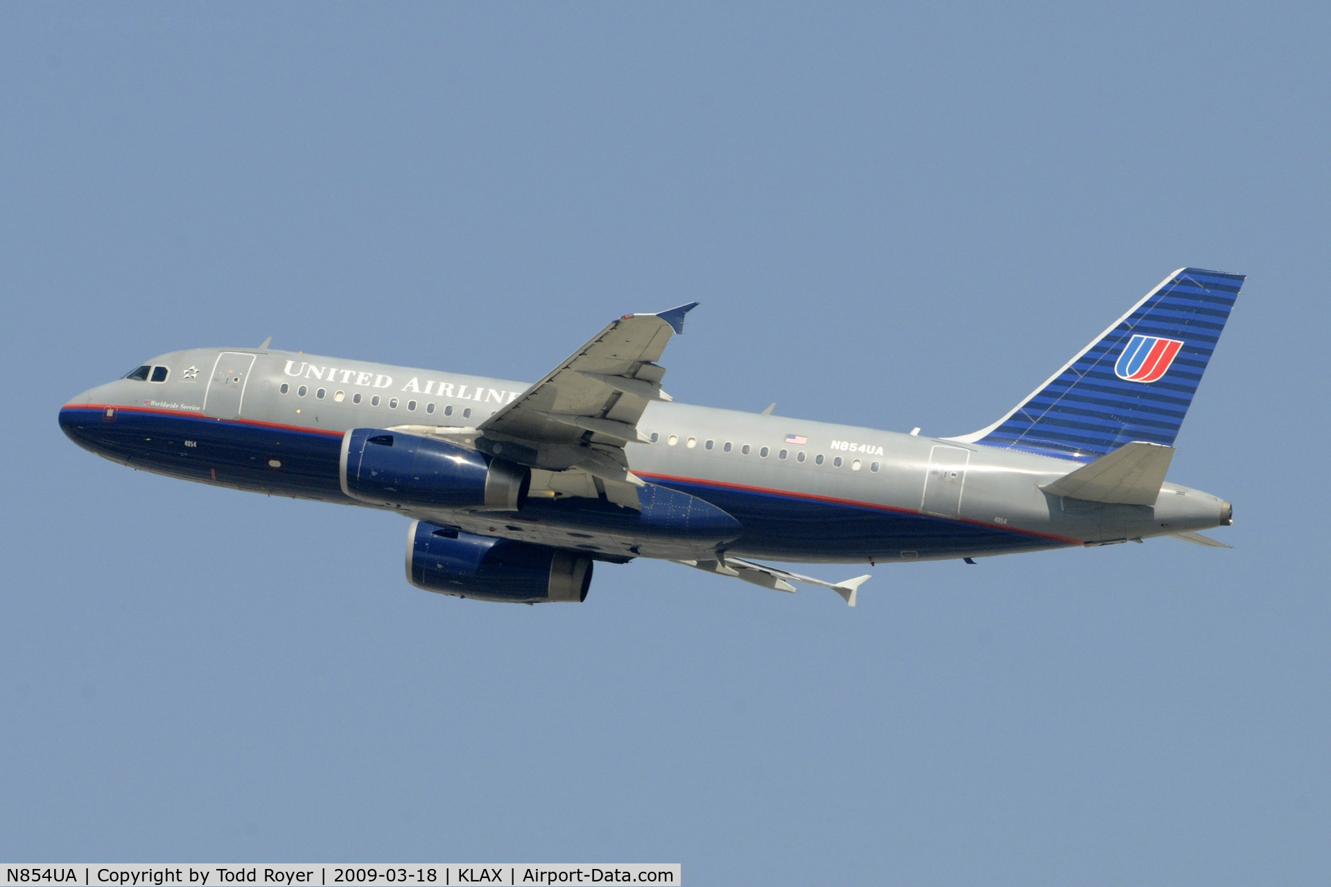 N854UA, 2002 Airbus A319-131 C/N 1731, Departing LAX on 25R