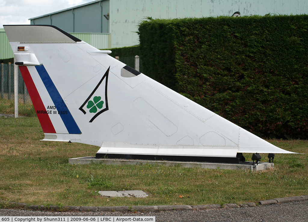 605, Dassault Mirage IIIE C/N 605, S/n 605 - Preserved tail of a Mirage IIIE inside LFBC