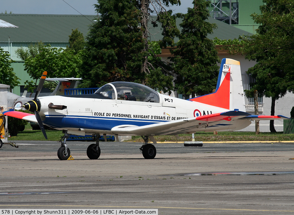 578, Pilatus PC-7 Turbo Trainer C/N 578, Used as a demo during LFBC Airshow 2009