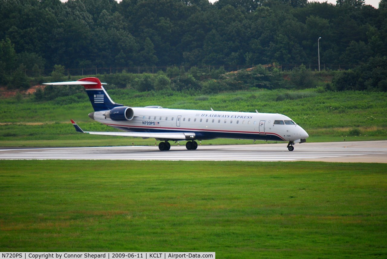 N720PS, 2004 Bombardier CRJ-700 (CL-600-2C10) Regional Jet C/N 10178, CL-600