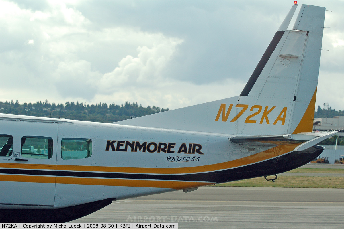 N72KA, 1992 Cessna 208B C/N 208B0326, At Boeing Field