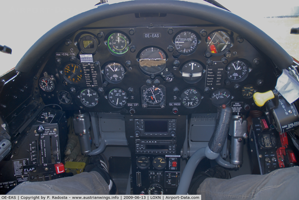 OE-EAS, 1945 Vought F4U-4 Corsair C/N 9149, Cockpit of this classic warbird