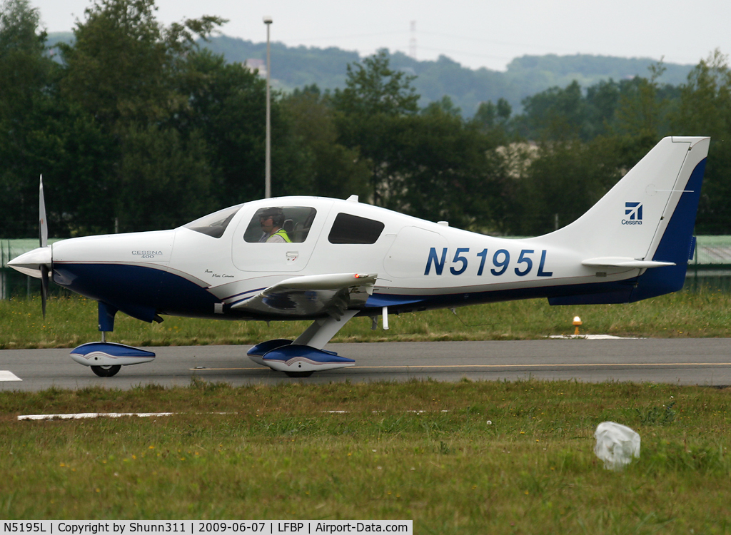 N5195L, 2008 Cessna LC41-550FG C/N 411015, Arriving from flight during LFBP Open Day 2009