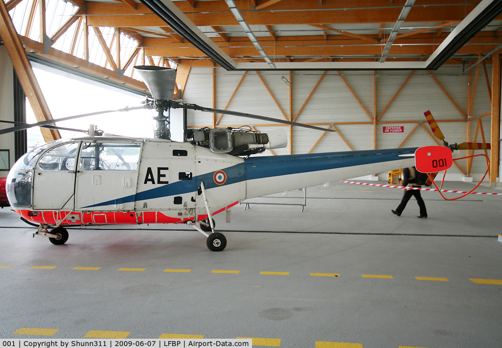 001, 1959 Sud SE-3160 Alouette III C/N 01, Displayed by Dax Museum during LFBP Opne Day 2009