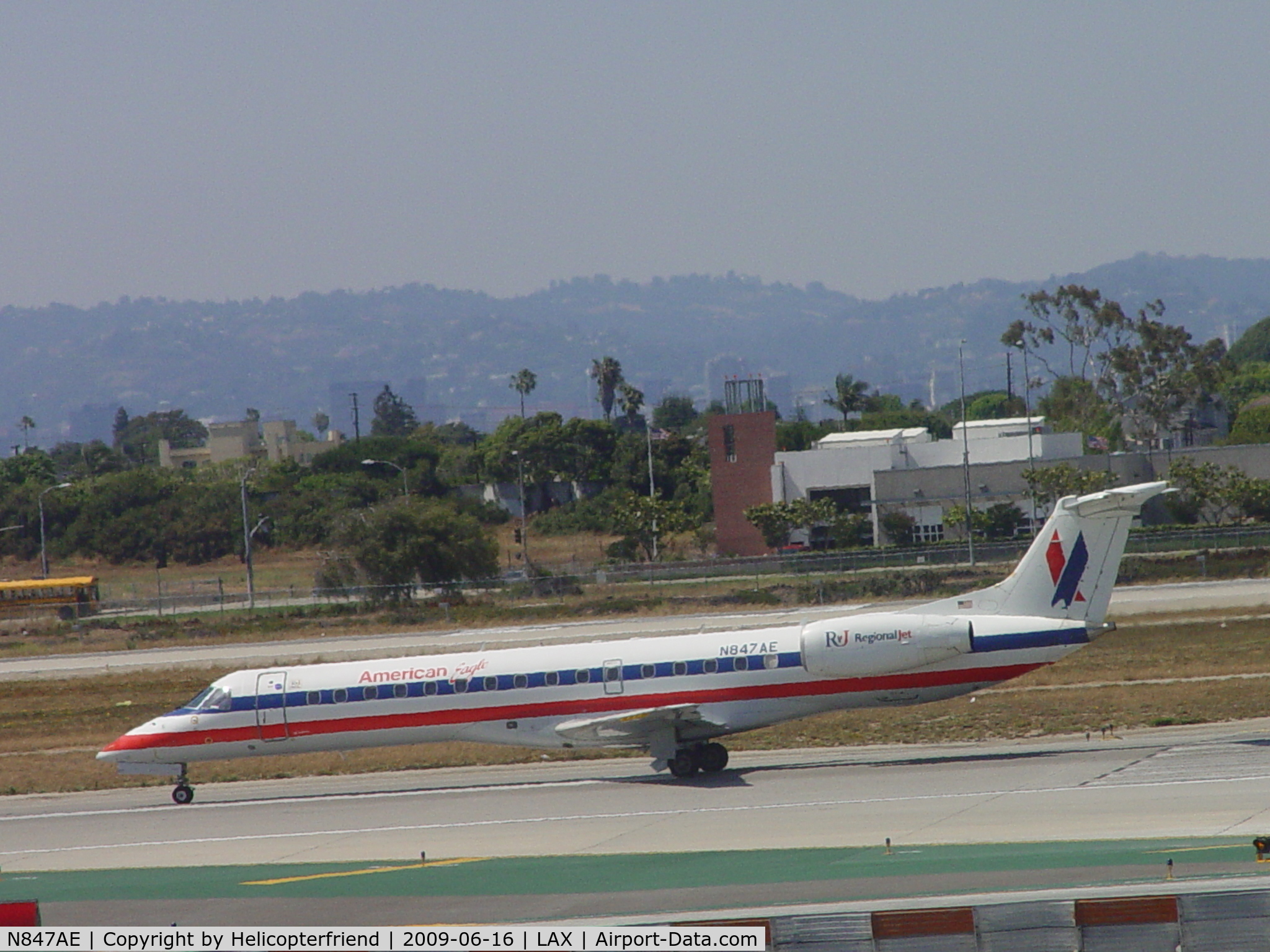 N847AE, 2003 Embraer ERJ-140LR (EMB-135KL) C/N 145707, Taking off