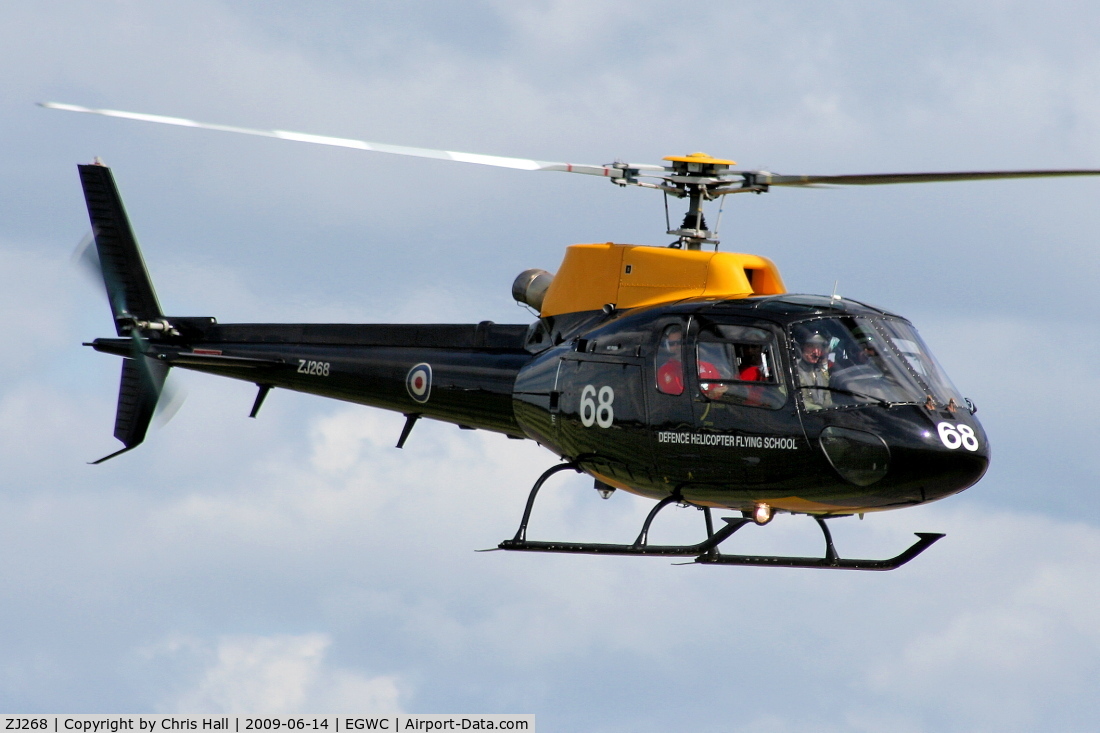 ZJ268, 1997 Eurocopter AS-350BB Squirrel HT1 Ecureuil C/N 2997, ferrying the Red Arrows back to Cosford from RAF Shawbury