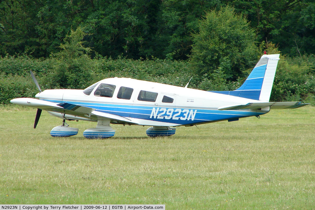 N2923N, 1979 Piper PA-32-300 Cherokee Six Cherokee Six C/N 32-7940207, Visitor to 2009 AeroExpo at Wycombe Air Park
