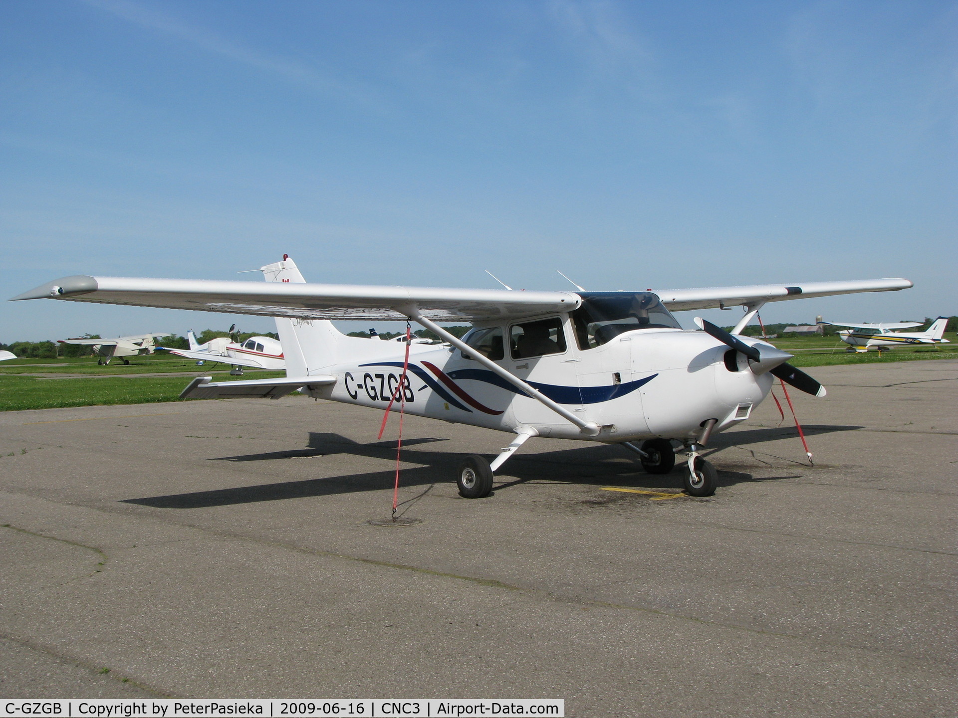 C-GZGB, 1998 Cessna 172R C/N 17280378, @ Brampton Airport