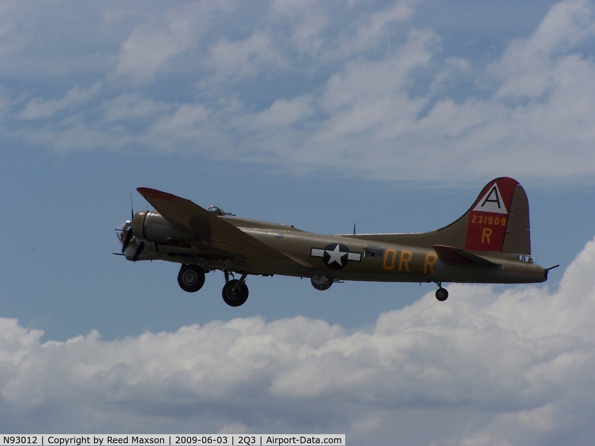 N93012, 1944 Boeing B-17G-30-BO Flying Fortress C/N 32264, Departure Yolo County, CA, going to Santa Rosa