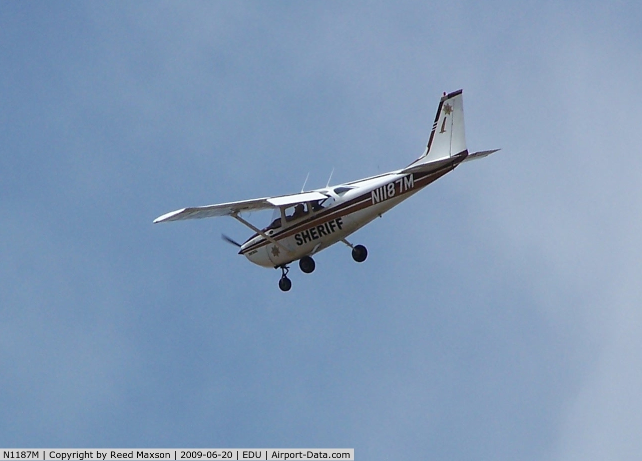N1187M, 1970 Cessna 172K Skyhawk C/N 17258687, Turning final, runway 16