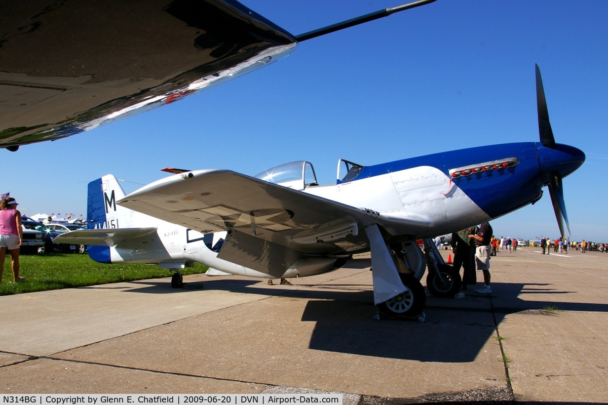 N314BG, North American P-51D Mustang C/N 122-3999 (44-73140), Quad Cities Air Show
