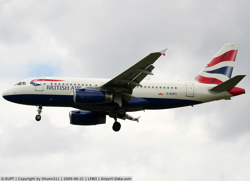 G-EUPT, 2000 Airbus A319-131 C/N 1380, Landing rwy 32L