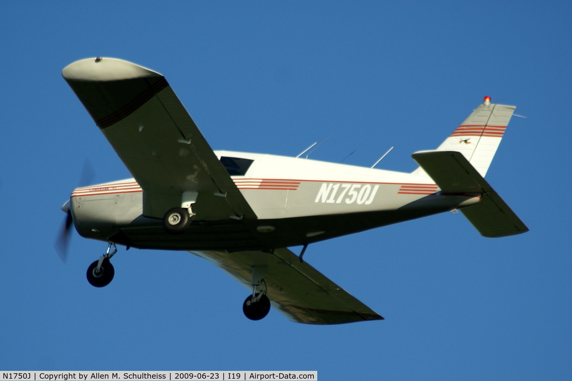 N1750J, 1968 Piper PA-28-140 C/N 28-24169, 1968 PA-28