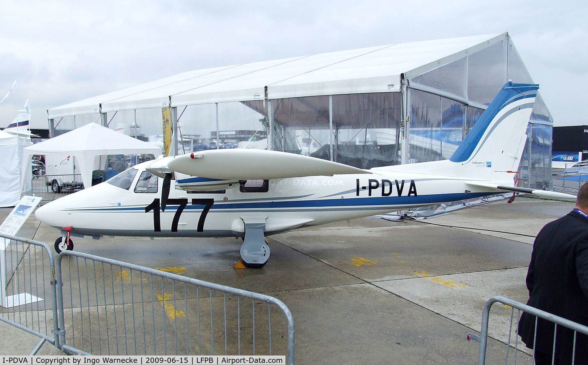 I-PDVA, Vulcanair P-68P-VR Observer 2 C/N 430, Vulcanair P.68P-VR Observer 2 at the Aerosalon 2009, Paris
