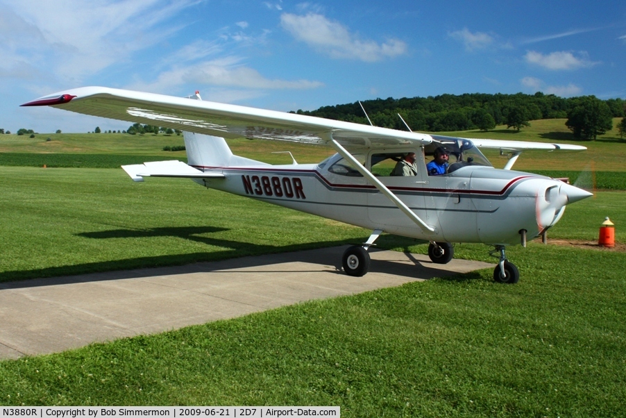 N3880R, 1966 Cessna 172H C/N 17255380, Father's Day fly-in at Beach City, Ohio
