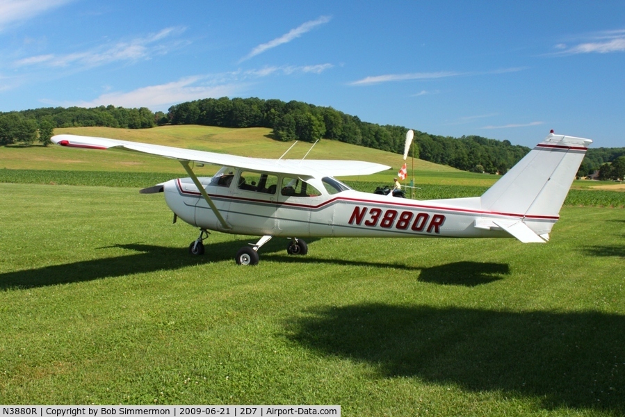 N3880R, 1966 Cessna 172H C/N 17255380, Father's Day fly-in at Beach City, Ohio