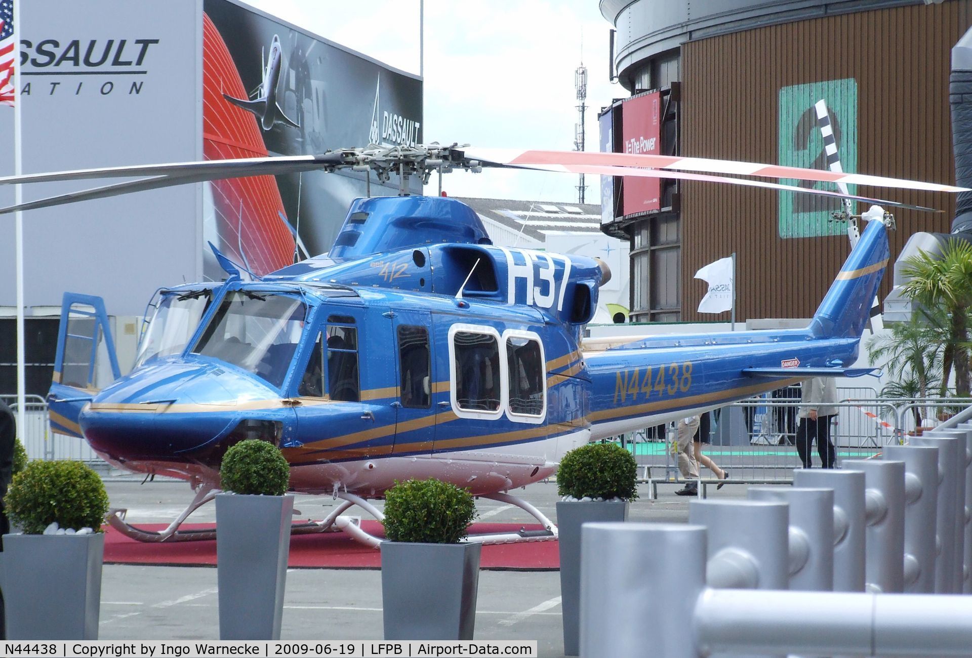N44438, 2005 Bell 412EP C/N 36380, Bell 412EP of Conquistador Helo Services at the Aerosalon 2009, Paris