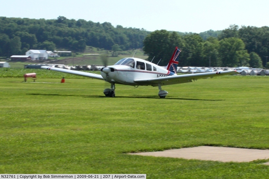 N32761, 1974 Piper PA-28-151 C/N 28-7515232, Arriving at the Father's Day fly-in; Beach City, Ohio.