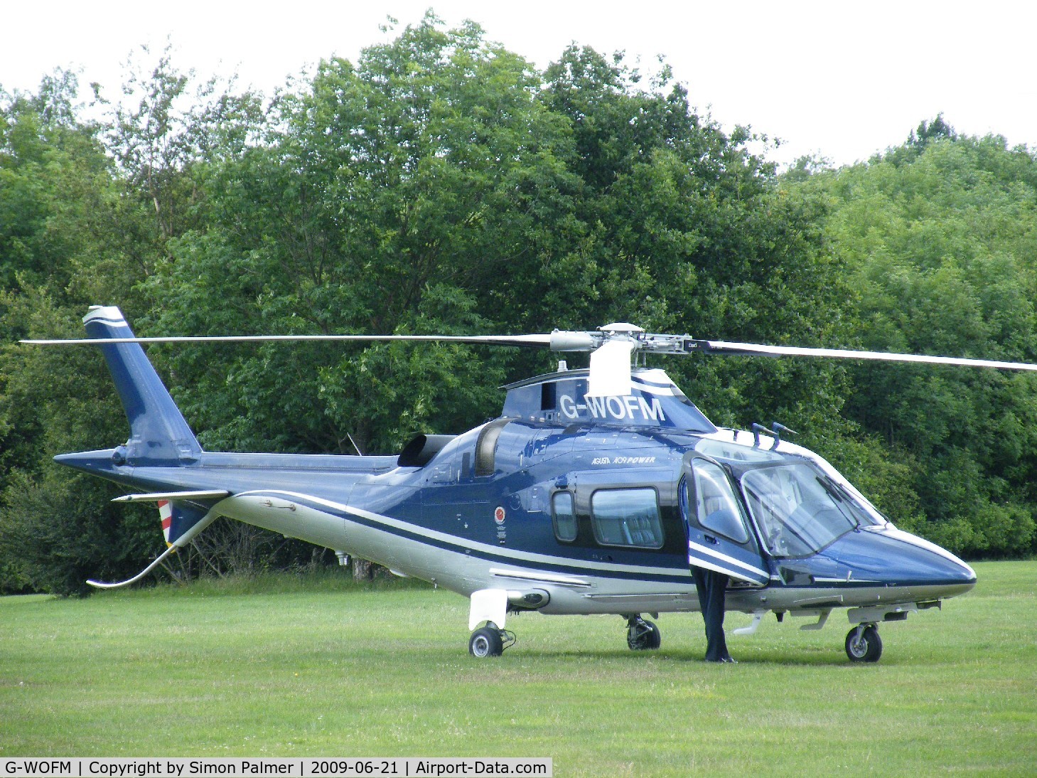 G-WOFM, 2006 Agusta A-109E Power C/N 11678, A109 operating from Northampton hotel