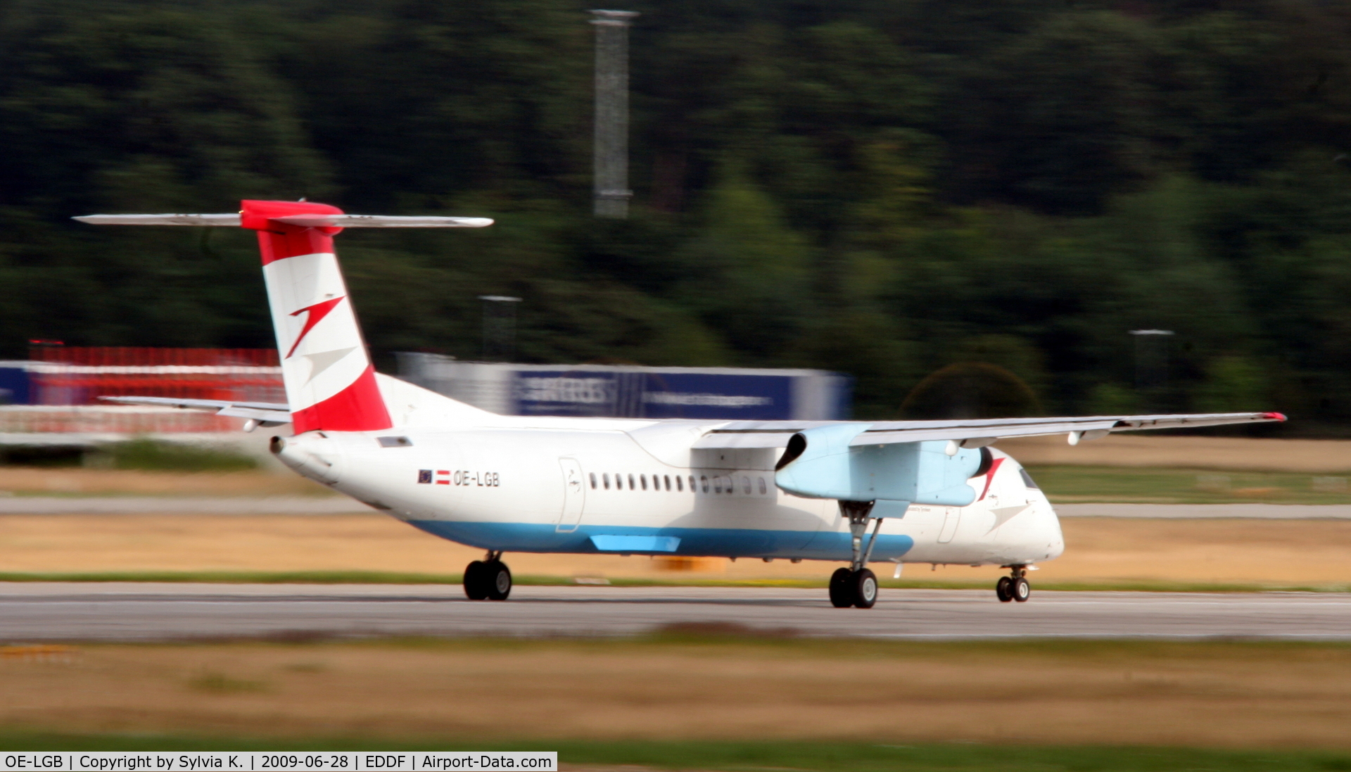 OE-LGB, 1999 De Havilland Canada DHC-8-402Q Dash 8 C/N 4015, Austrian Airlines