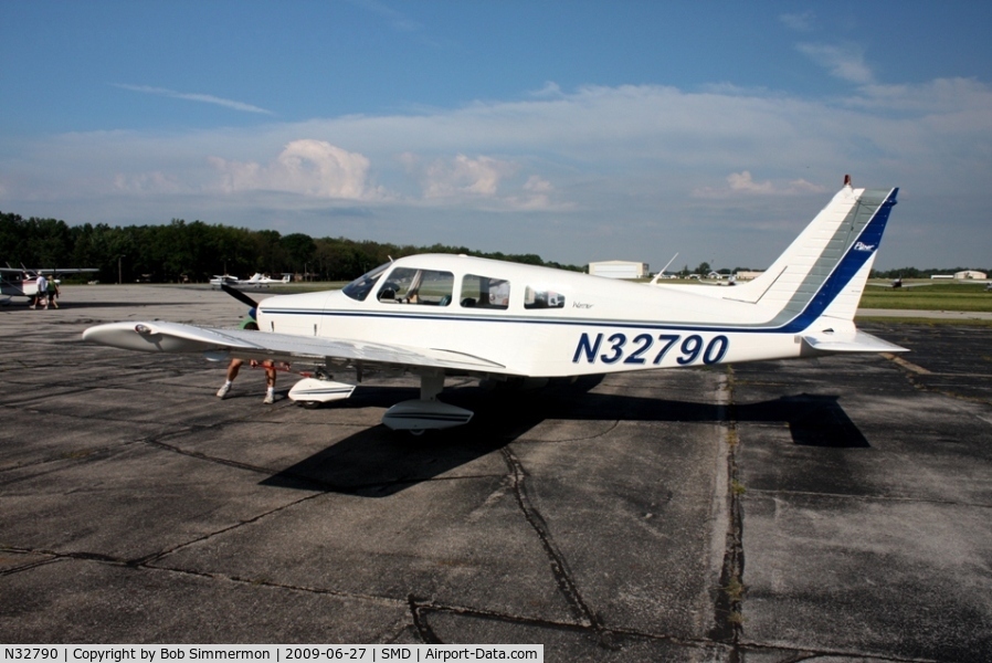 N32790, 1974 Piper PA-28-151 C/N 28-7515242, On the ramp at Fort Wayne's Smith Field.