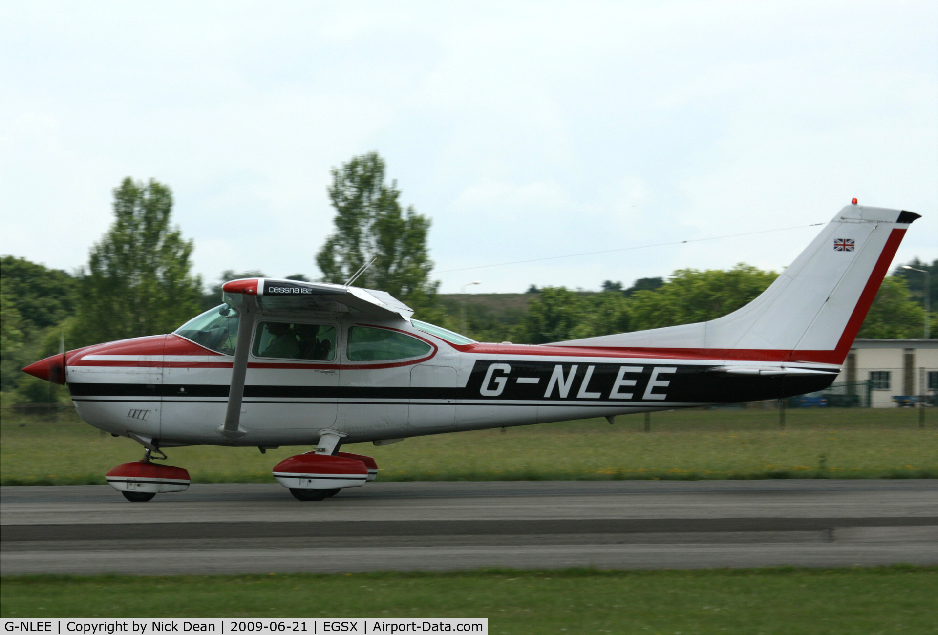 G-NLEE, 1977 Cessna 182Q Skylane C/N 182-65934, EGSX