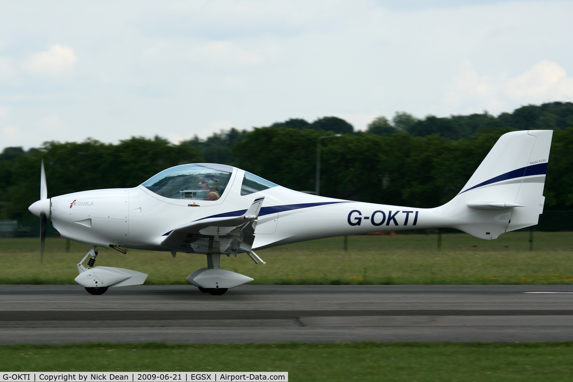 G-OKTI, 2007 Aquila A210 (AT01) C/N AT01-172, EGSX