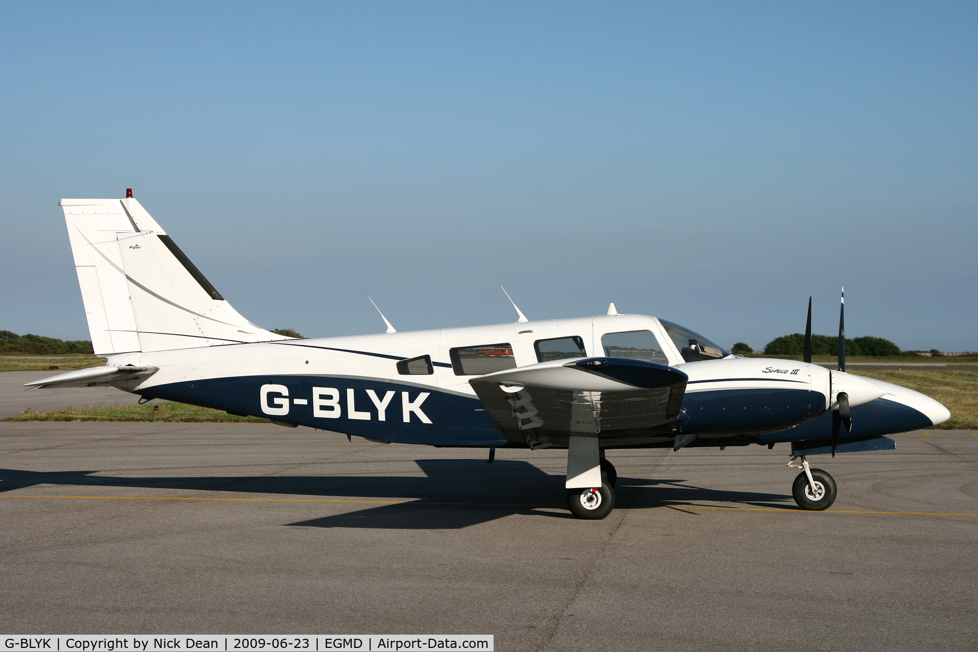 G-BLYK, 1984 Piper PA-34-220T Seneca III C/N 34-8433083, EGMD