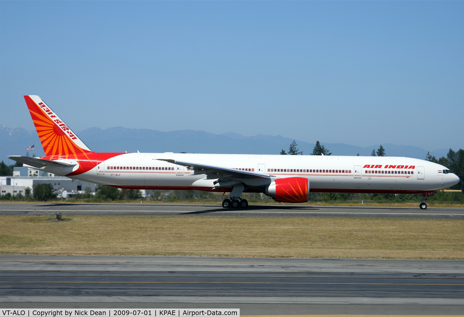 VT-ALO, 2009 Boeing 777-337/ER C/N 36313, KPAE