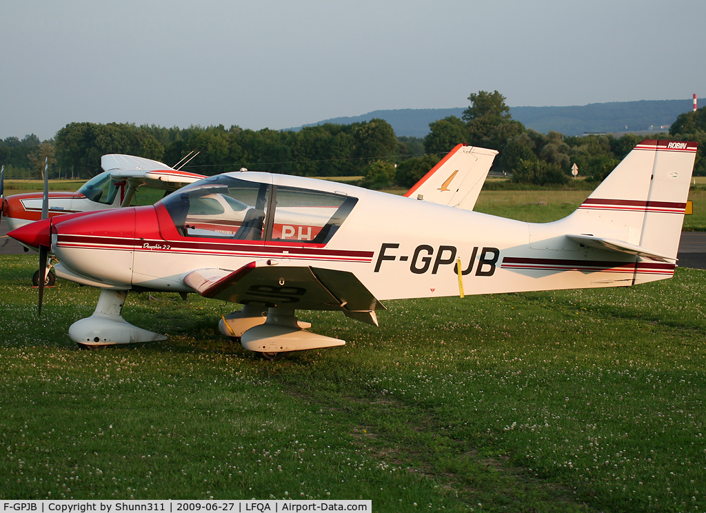 F-GPJB, Robin DR-400-120 C/N 2235, Parked...