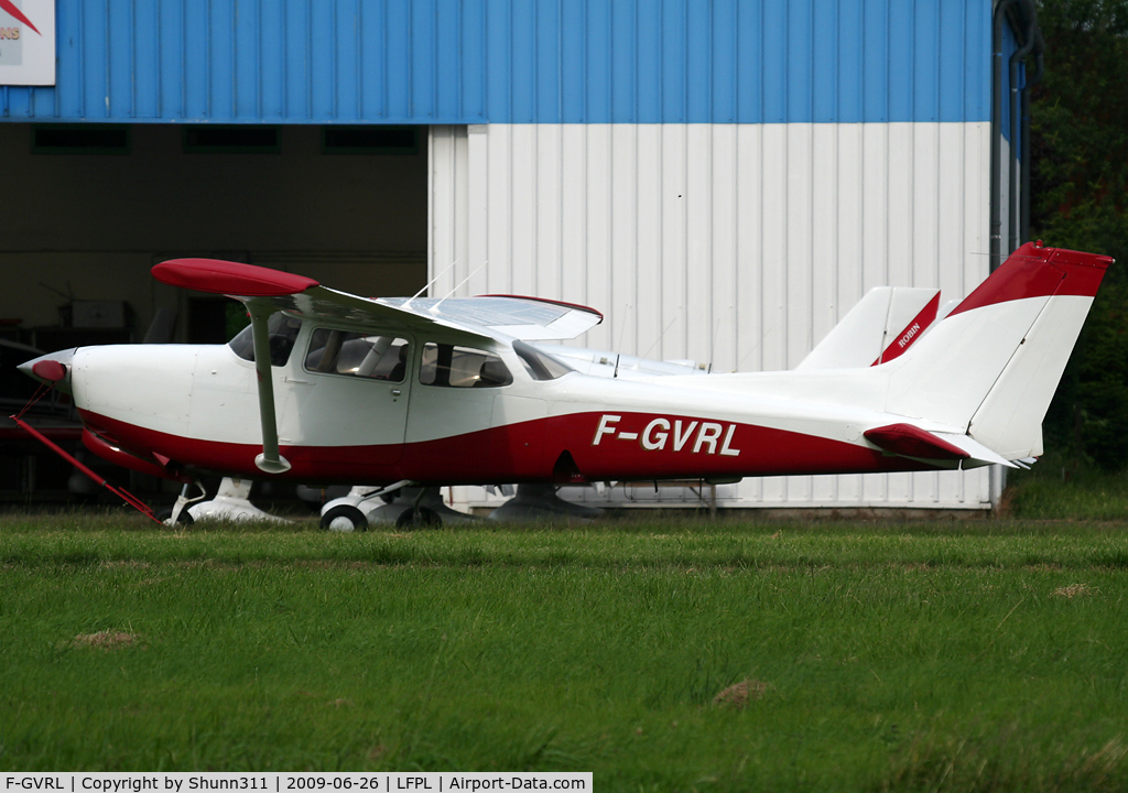 F-GVRL, Cessna 172RG Cutlass RG C/N 172RG-0222, Parked...