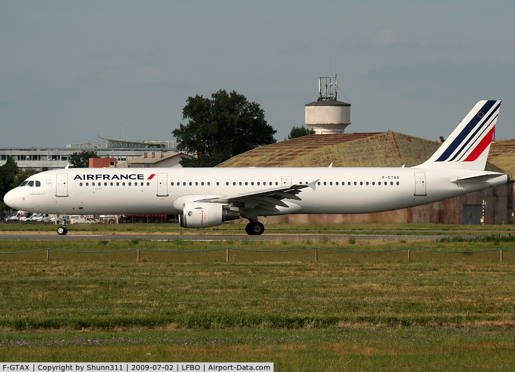F-GTAX, 2009 Airbus A321-212 C/N 3930, Ready for take off rwy 32R with new livery...