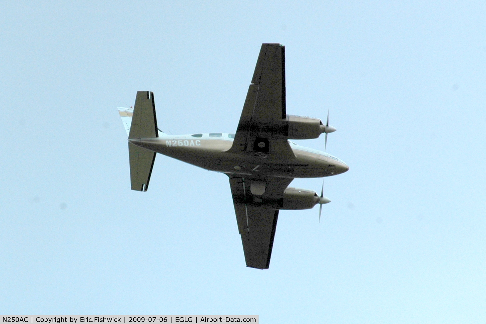 N250AC, Piper PA-31T Cheyenne C/N 31T-7612040, N250AC overflying the house