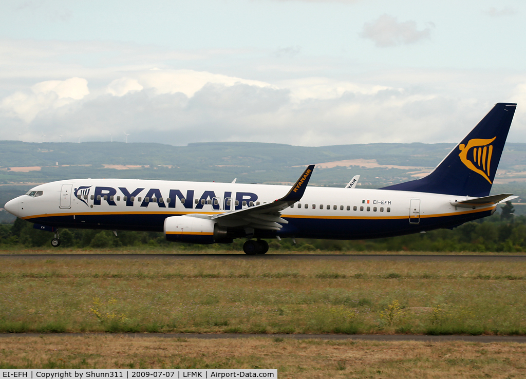 EI-EFH, 2009 Boeing 737-8AS C/N 35012, Taking off rwy 28