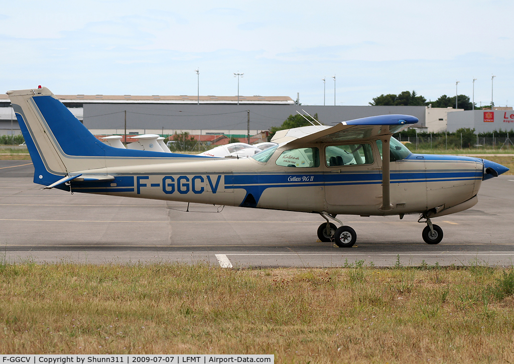 F-GGCV, Cessna 172RG Cutlass RG C/N 172RG-1111, Parked at the Airclub...