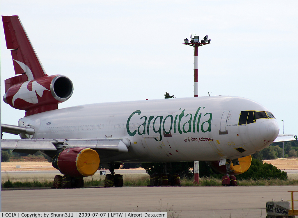 I-CGIA, 1980 McDonnell Douglas DC-10-30 C/N 47843, Stored since many month now...