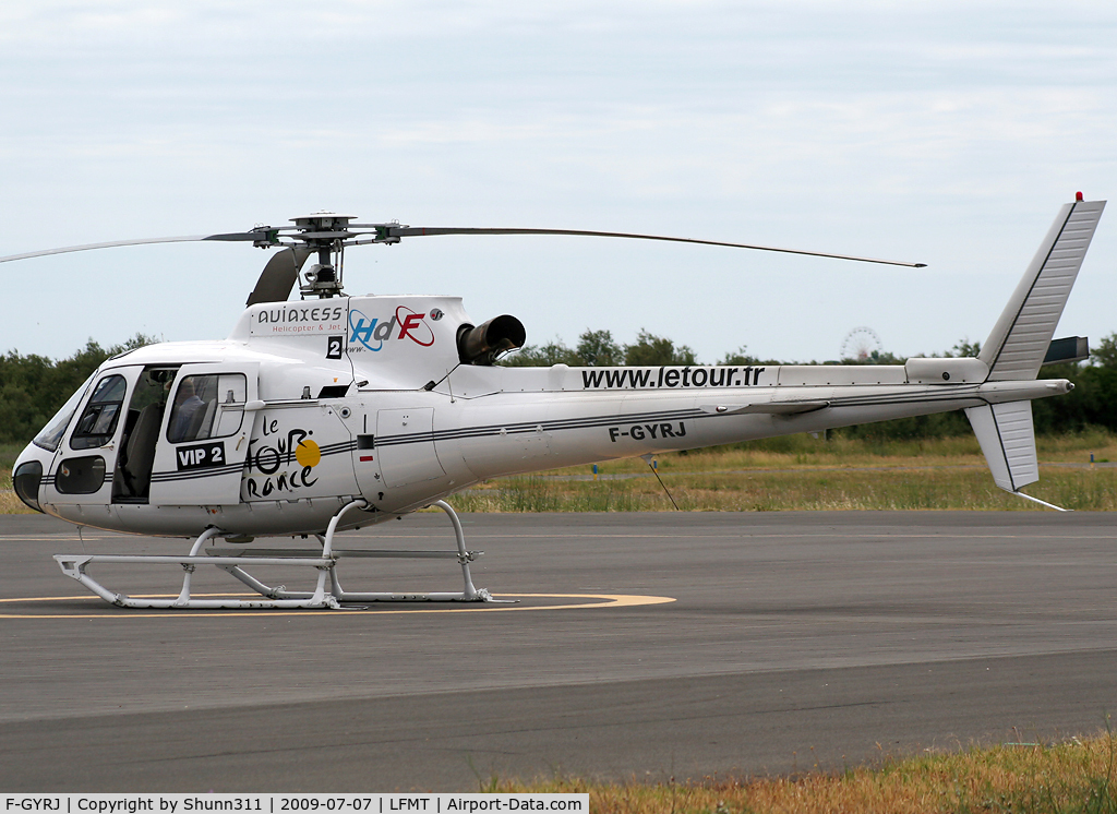 F-GYRJ, Aerospatiale AS-350B-2 Ecureuil C/N 2490, Parked... Used for French Cycle Tour 2009
