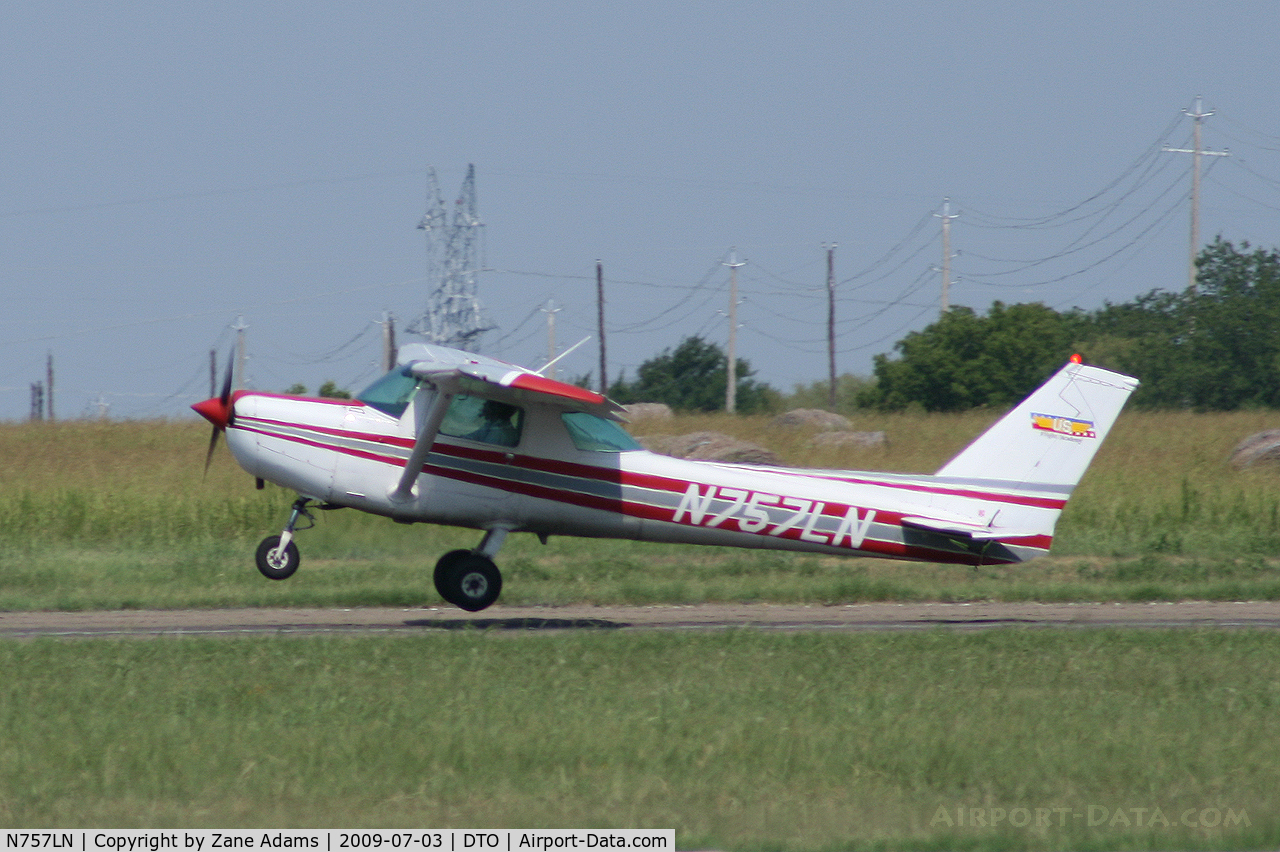 N757LN, 1977 Cessna 152 C/N 15279826, At Denton Municipal (it's hot out there! )